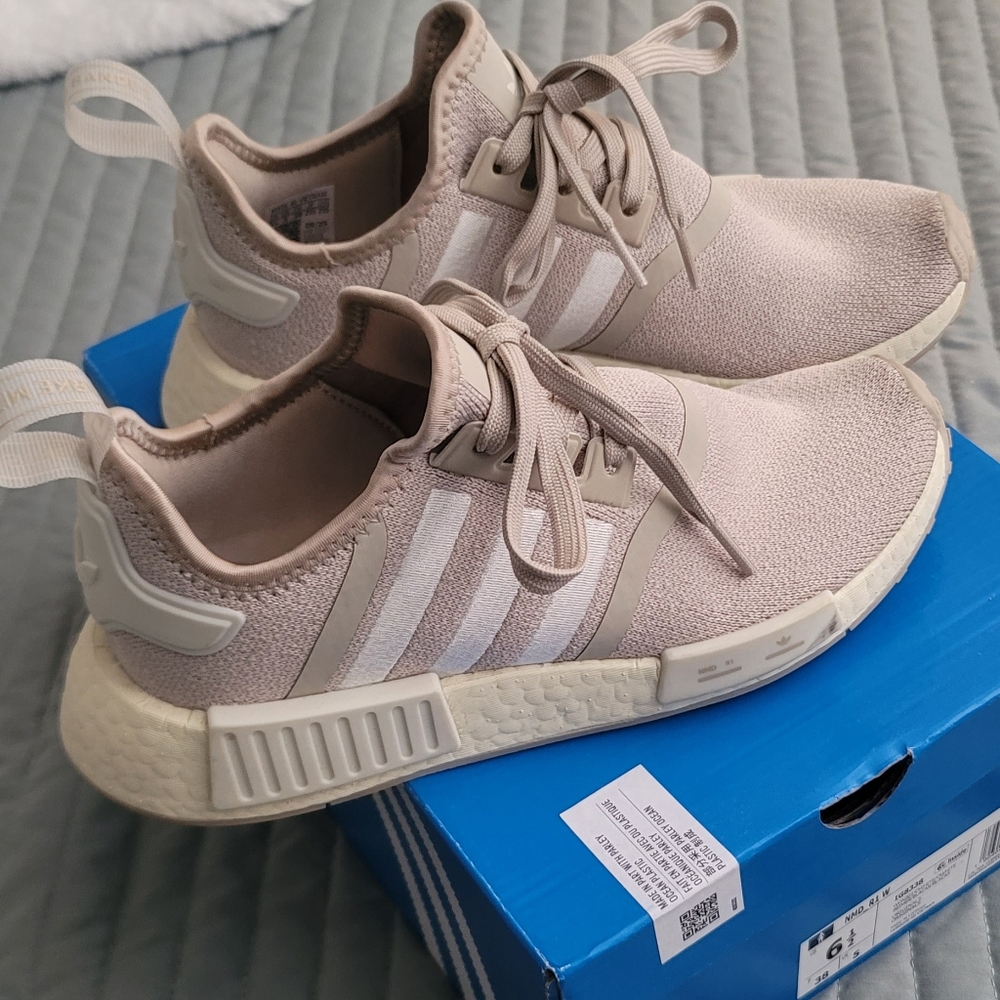 Adidas tennis shoes